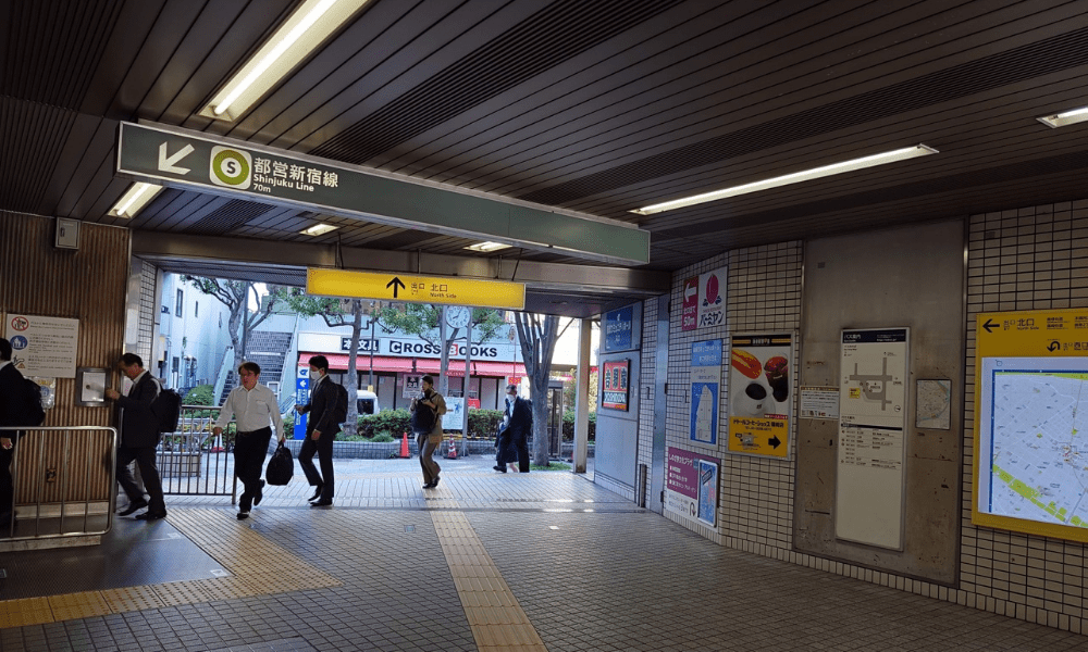 篠崎駅の改札前